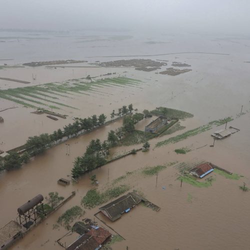 La Corée du Nord Dévastée par des Inondations : Jusqu’à 1500 Morts Redoutés Selon Séoul